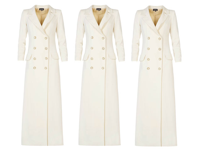 Το λευκό μακρύ παλτό της Anna Veneti