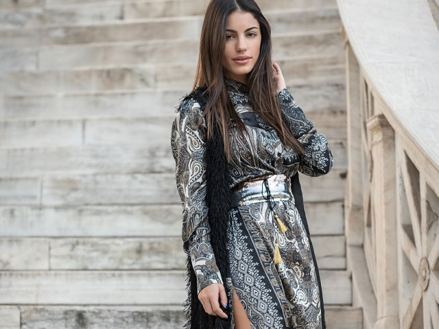 Μαθήματα street casual chic από την NotAlone Fashion