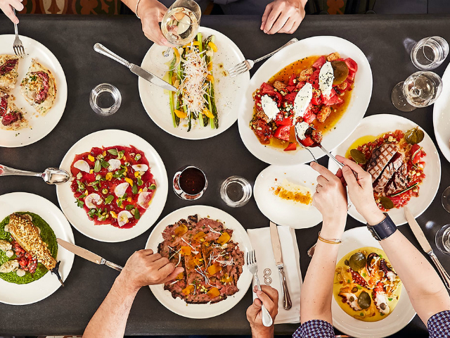12 μαγαζιά που θέλουμε να κάνουμε μεταγραφή στα νότια προάστια
