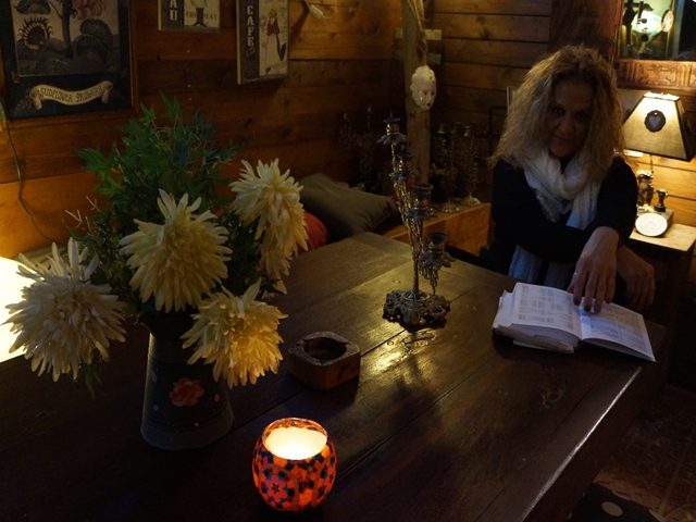 Η Άννα Μπίνη μας προσκαλεί σε ένα μαγαζί-νησί, το Me Gusta