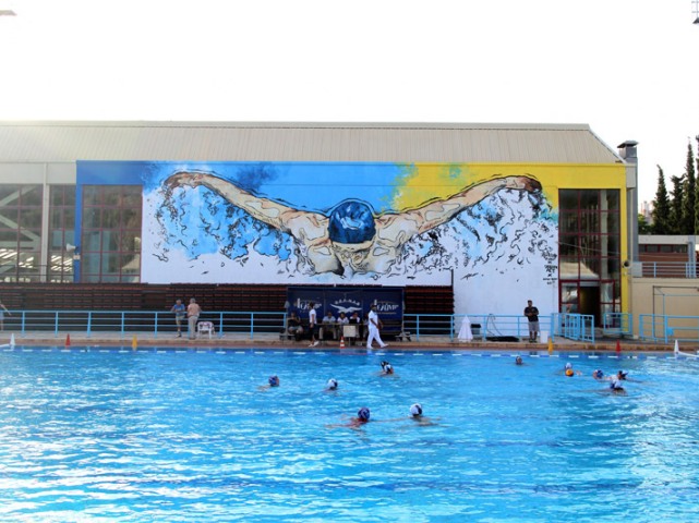 Μετά το γκράφιτι του Γιάννη Αντετοκούνμπο, ο Same84 διακοσμεί το Κολυμβητήριο Βόλου