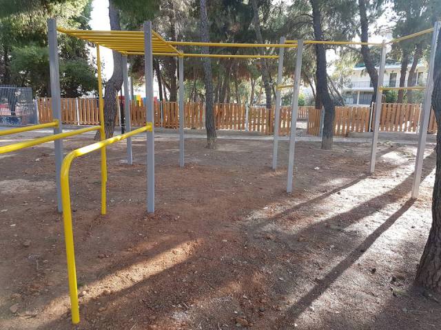 Μονόζυγα και πολύζυγα σε κεντρικά σημεία του Αλίμου