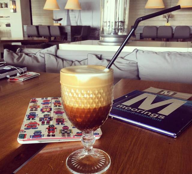 Το Moorings πηγαίνει και στη Γλυφάδα