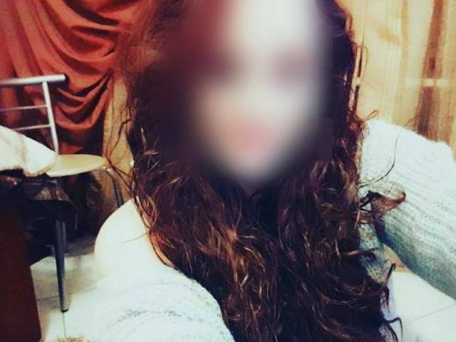 Νέα Σμύρνη: Αυτή είναι η 22χρονη που γέννησε το μωρό στo σπίτι της και ύστερα το πέταξε στον ακάλυπτο