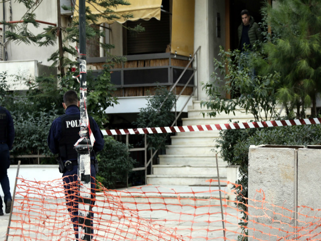 Νεκρός πατέρας και τα δύο παιδιά του στη Νέα Σμύρνη