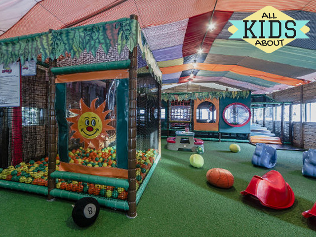 O all day παιδότοπος του Balux Cafe