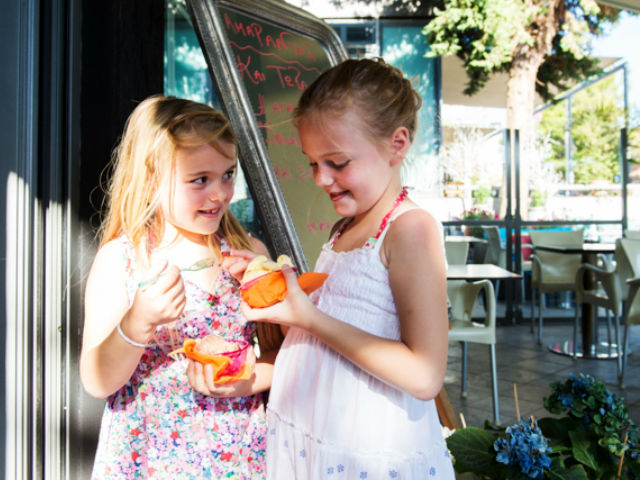 Ο Αμάραντος γλυκαίνει την παραλιακή εδώ και 20 χρόνια