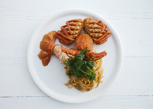 Ο αστακός στο Blue Fish