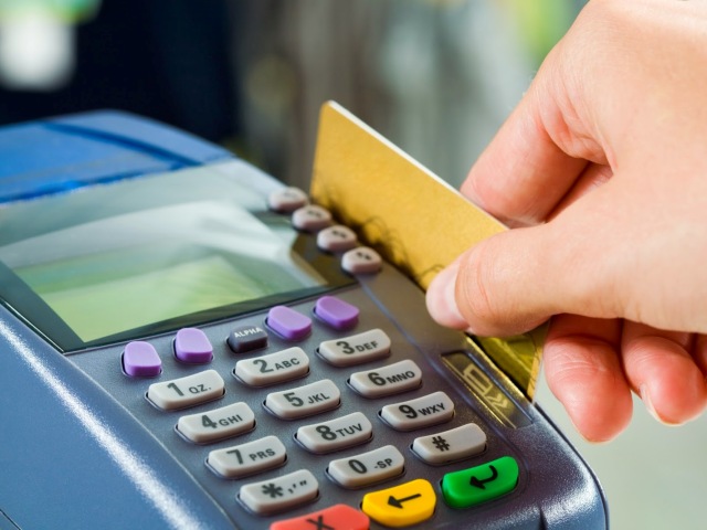 O δήμος Βάρης Βουλιαγμένης ξεκινά συναλλαγές με πιστωτικές και χρεωστικές