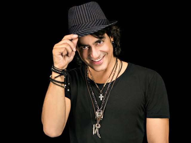 Ο Διονύσης Σχοινάς στο Ακρωτήρι