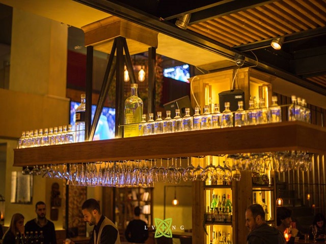 O DJ Spector κάνει ντου στο Living