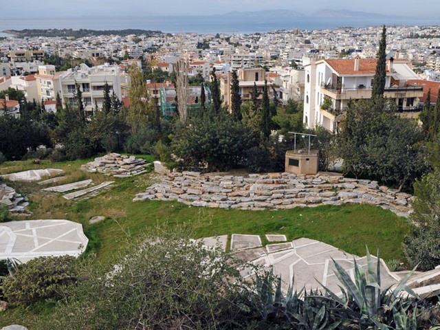 Ο δρόμος (της Αιξωνής) έχει τη δική του ιστορία