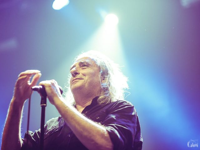 Ο Γιάννης Αγγέλακας θα εμφανιστεί για δύο βραδιές στο Piraeus Academy