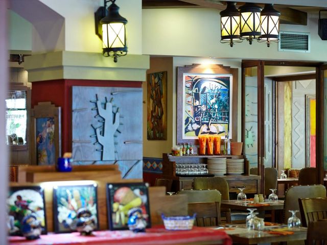 Ο γνωστός Μεξικάνος executive chef Felipe Fuentes Cruz επιμελείται το μενού των Amigos