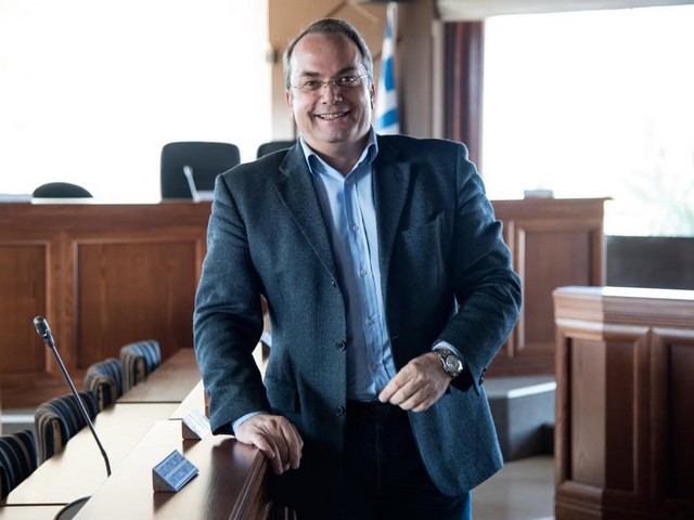 O Γρηγόρης Κωσταντέλλος θέλει να βρεθεί λύση για τη διεξαγωγή της Ανθοκομικής Έκθεσης Βάρκιζας