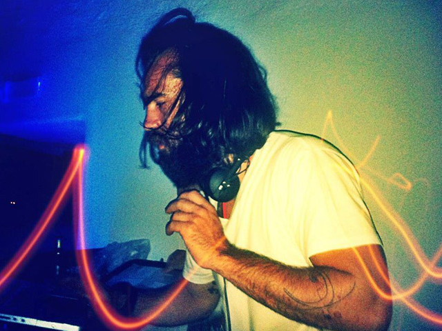 Ο John-John είναι ο μαθηματικός τύπος της μουσικής