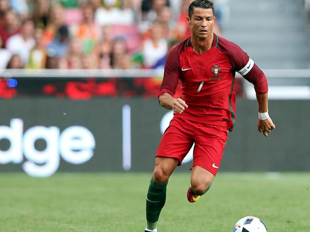 Ο Κριστιάνο θα κλείσει τα στόματα και το σουβλάκι που θα τα ταΐσει