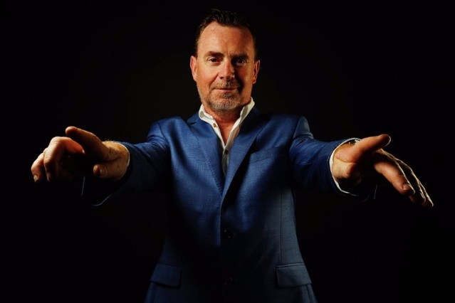 Ο Nick Warren στο Bolivar