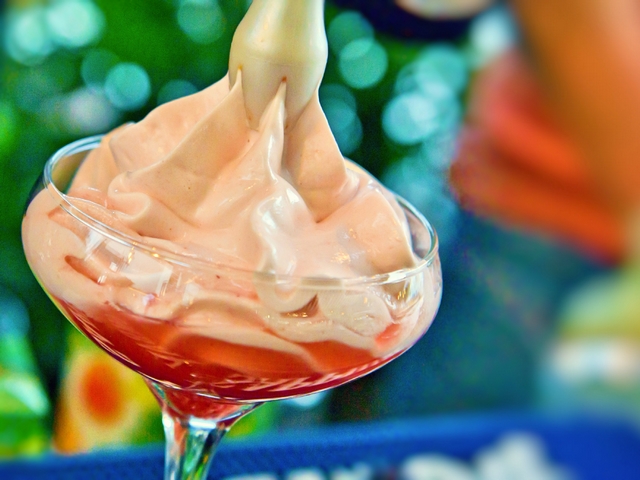 Ο Πειραιάς πίνει (TA) cocktails στην υγειά του Βelle Amie