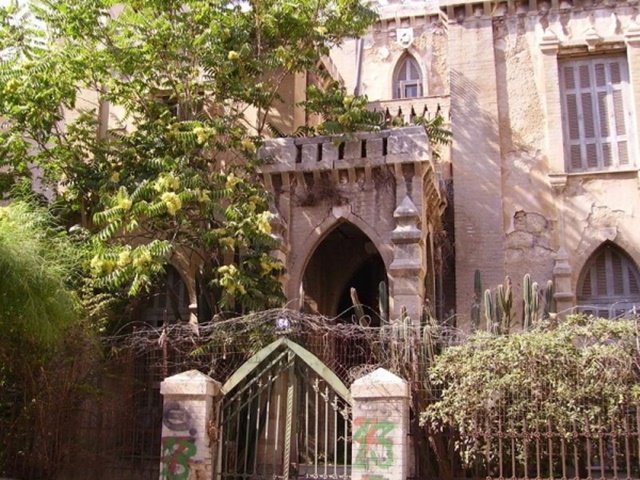 Ο Πύργος των Ονείρων: Το στοιχειωμένο σπίτι του Ν.Φαλήρου