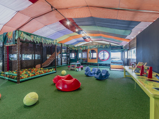 O ‘σπιτικός’ παιδότοπος που σερβίρει από πίτσα μέχρι sushi