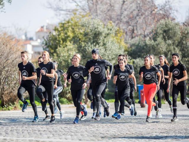 Oι adidas Runners Athens κατεβαίνουν σήμερα στα Νότια