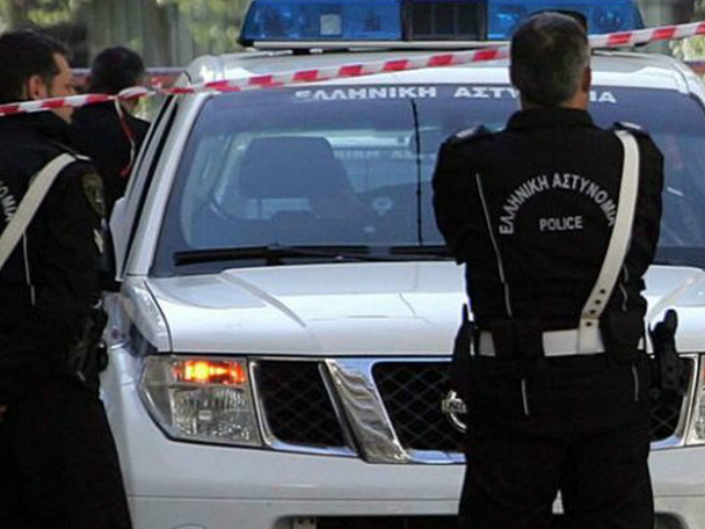 Οπλισμένοι ληστές απείλησαν οικογένεια στη Βουλιαγμένη