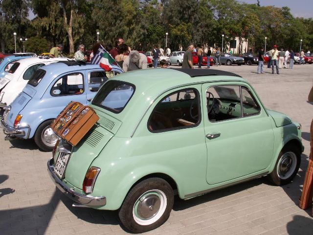 Παλιά Fiat 500 θα γεμίσουν την Κυριακή το Πάρκο Φλοίσβου