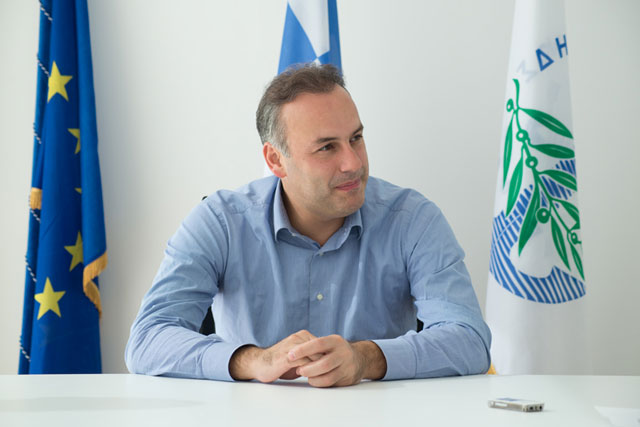 Παπανικολάου: “Μειωμένα δημοτικά τέλη κατά 10% και 50% για τις τρίτεκνες οικογένειες”