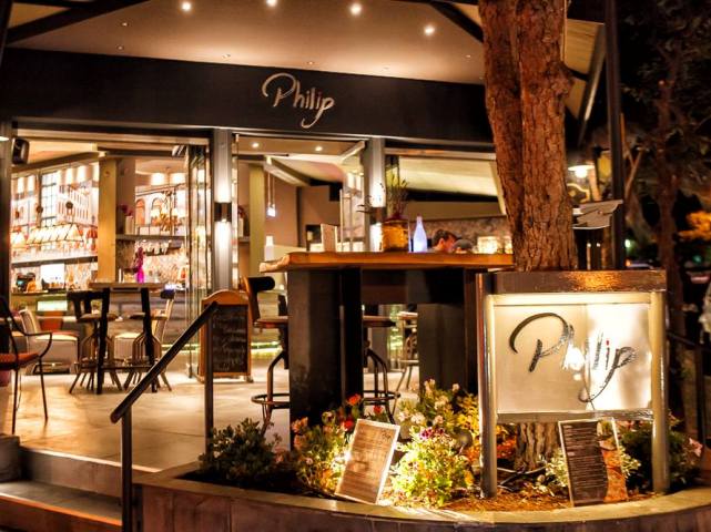 Philip by Artopolis στη Βουλιαγμένη