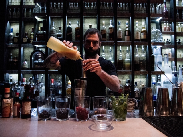 Το πιο μεγάλο Mikro bar της Γλυφάδας