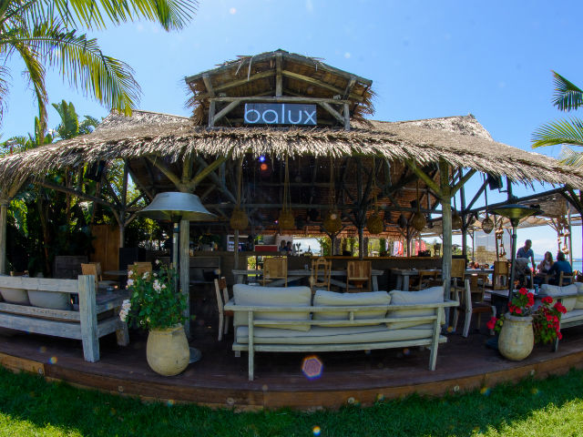 Το Πολυνησιακό beach bar που συνεχίζει να γράφει ιστορία στα νότια προάστια