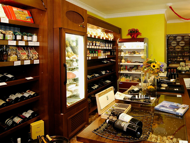 Provence: Τυρί ευρωπαϊκών προδιαγραφών στη Γλυφάδα