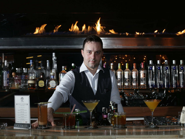 Πως είναι να πίνεις cocktail από τα χέρια ενός από τους κορυφαίους barmen του πλανήτη