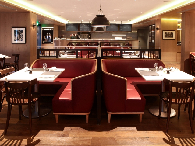 Ρεβεγιόν Χριστουγέννων και Πρωτοχρονιάς στο ξενοδοχείο Metropolitan