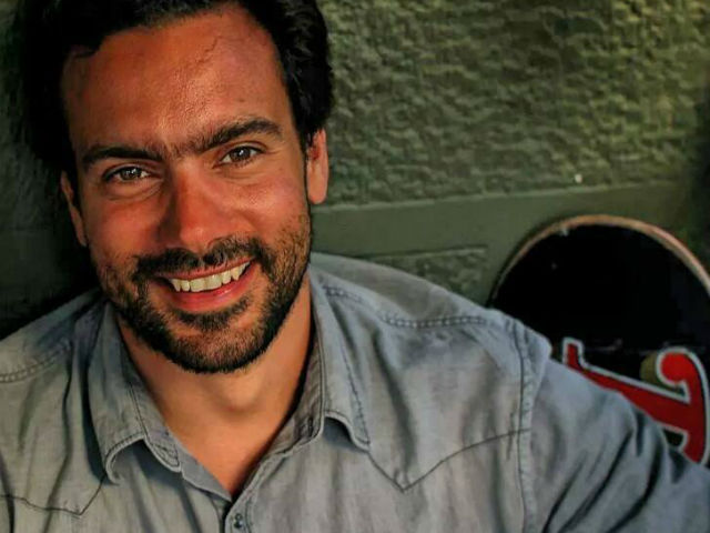 O Πέτρος Απαλάκης είναι ο άνθρωπος που αναβίωσε το θρυλικό Rock ‘n’ Roll