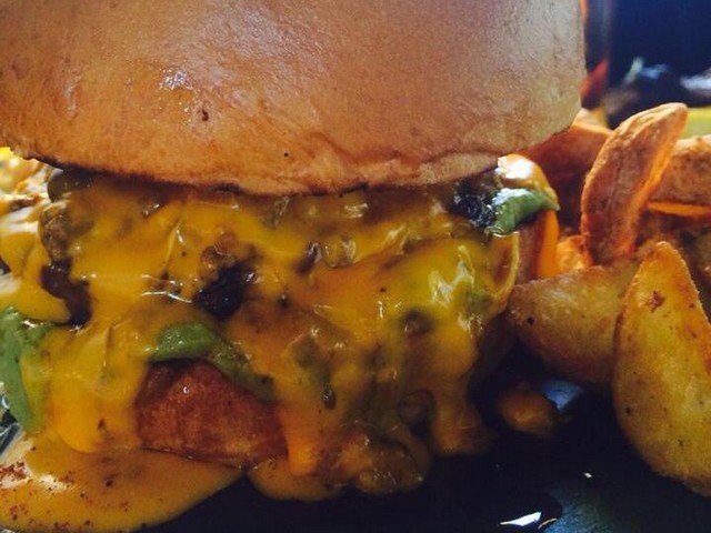 Σ’ αυτή την pub ξέρουν να τρώνε (και να πίνουν)