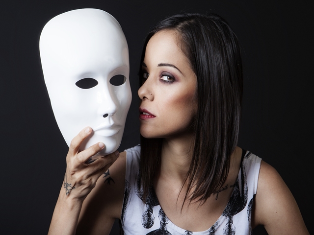 Σεμινάρια θεάτρου με την Κατερίνα Τσάβαλου στη Γλυφάδα