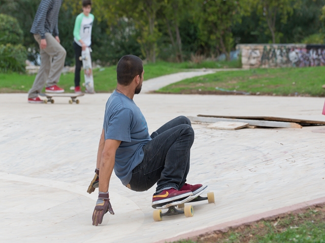 “Σερφάρισμα” στη στεριά των Νοτίων Προαστίων
