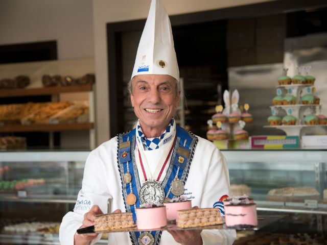 Σέργιος Κανάκης, ο χίπης pastry chef με τα 50 χρόνια ‘γλυκιάς’ ιστορίας
