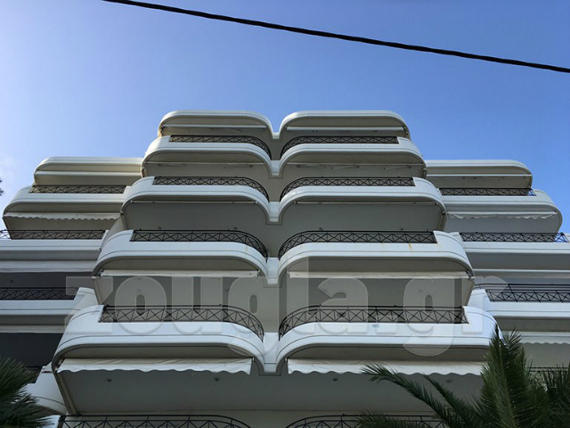 Το σπίτι στη Βάρκιζα, όπου βρέθηκαν 135 κιλά κοκαΐνης