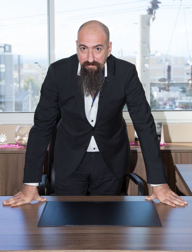 Σταύρος Καπνιάς: Ο ροκάς που διευθύνει την πολυεθνική yachting Abberley στην Ελλάδα