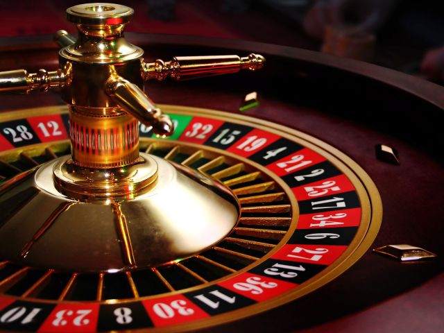 Στέκι διασήμων ένα παράνομο καζίνο του Αλίμου