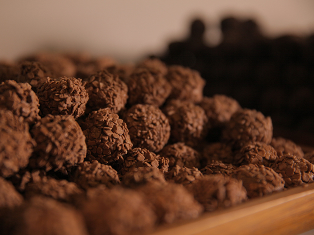 Στην Troufa το κρασί συνοδεύει αγκαζέ τη σοκολάτα