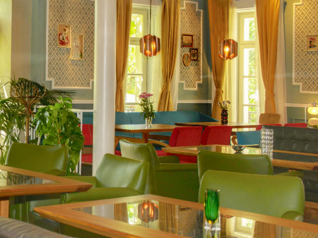 Στην χρονομηχανή του ανακαινισμένου Belle Amie