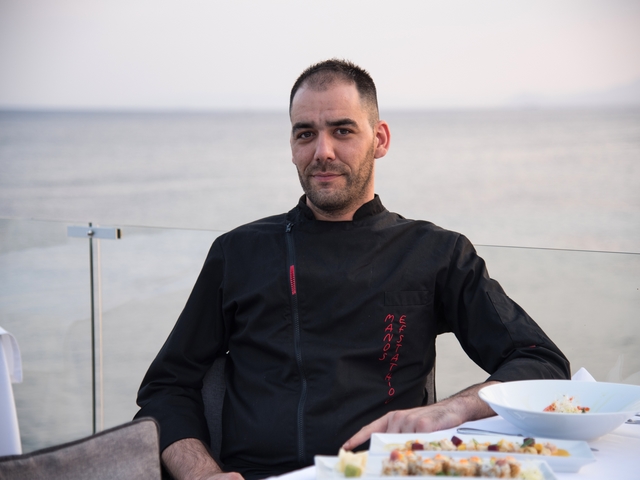 Στο Ακρωτήρι η κουζίνα συναγωνίζεται στα ίσια τη θέα