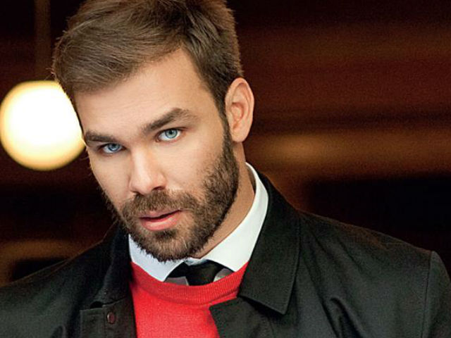 Στο Ακρωτήρι W έρχεται ο Γιώργος Σαμπάνης