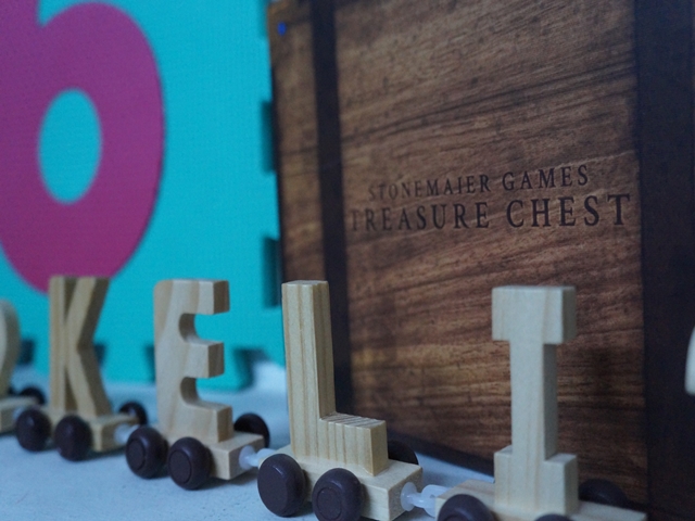 Στο κελί 33 δίνουν και παίρνουν τα επιτραπέζια