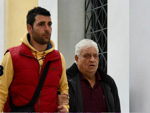 Στον ανακριτή ο 88χρονος που πυροβόλησε τους ληστές στη Γλυφάδα