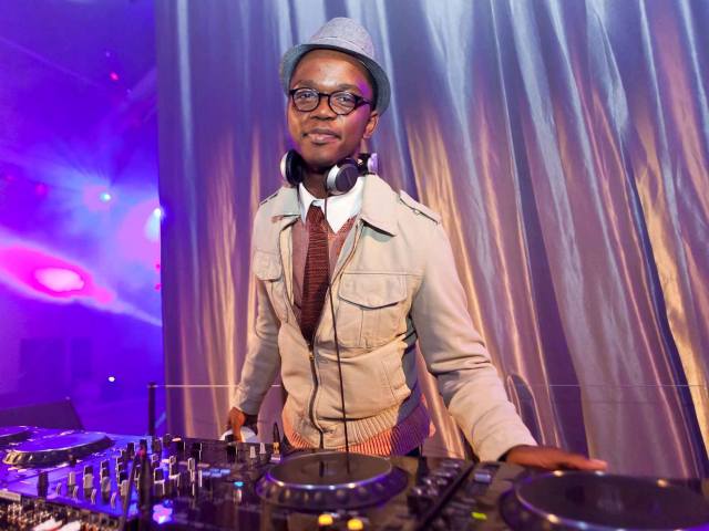 Summer opening για το Mikro με τον Culoe De Song